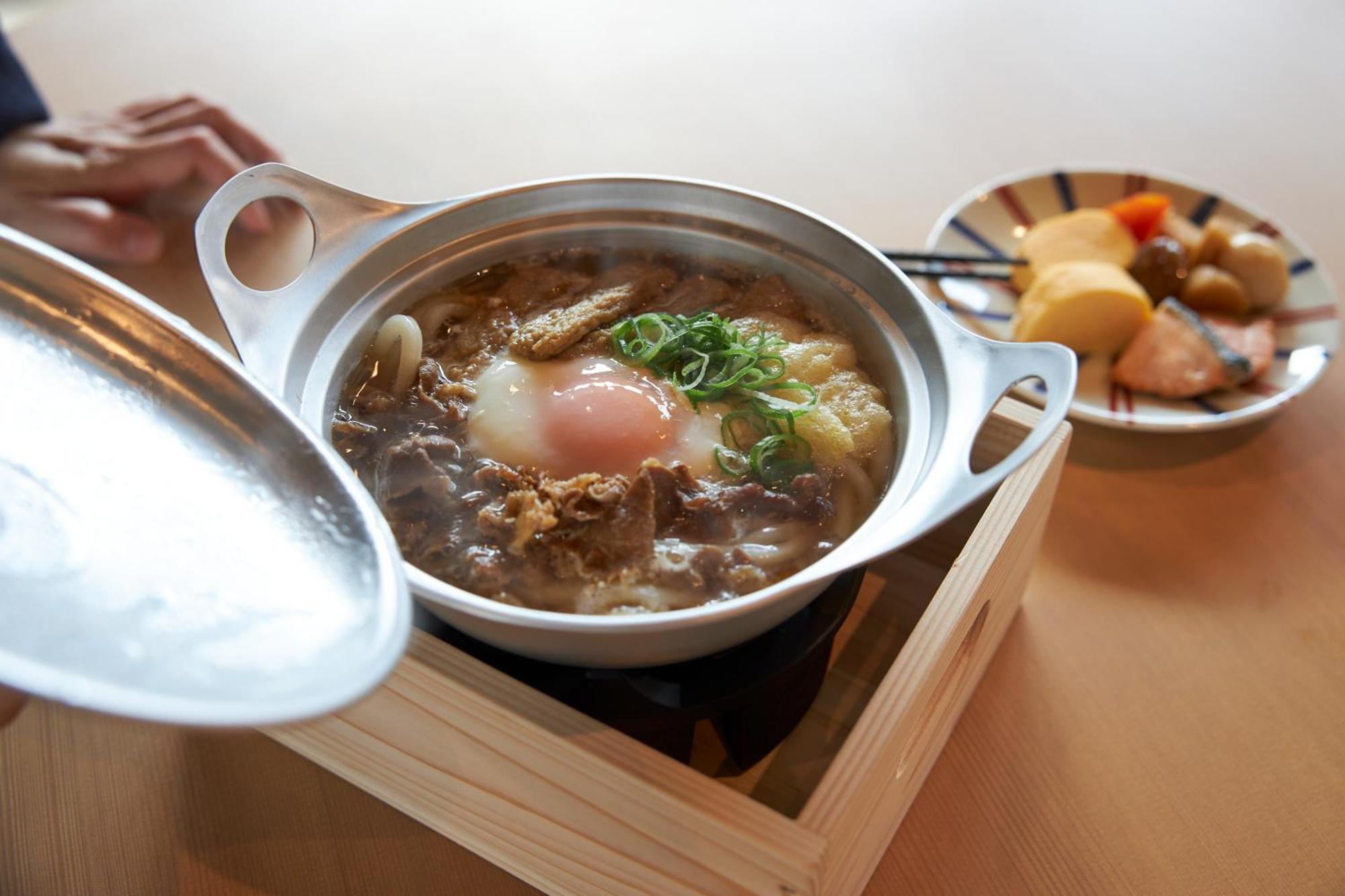 Ref Matsuyama City Station By Vessel Hotels Bagian luar foto