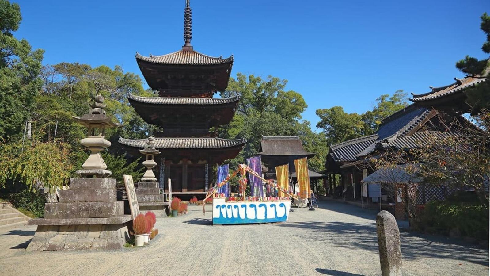 Ref Matsuyama City Station By Vessel Hotels Bagian luar foto